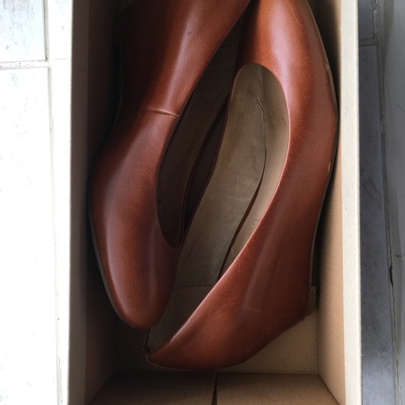 Shoes - Picture 6 of 7